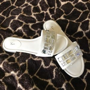 NIB Simply Vera Vera Wang Hellen Sandals